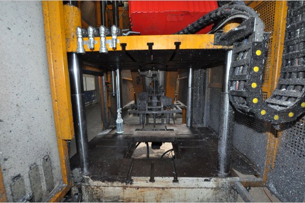 Detailed Pictures of Diesse Presse Vertical Die Cast Trimming Press DCMP-5327