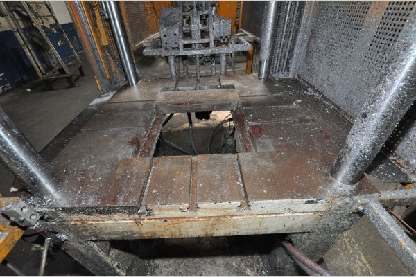 Detailed Pictures of Diesse Presse Vertical Die Cast Trimming Press DCMP-5327