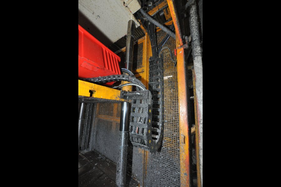 Detailed Pictures of Diesse Presse Vertical Die Cast Trimming Press DCMP-5327