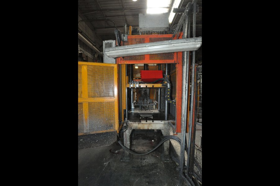 Detailed Pictures of Diesse Presse Vertical Die Cast Trimming Press DCMP-5327