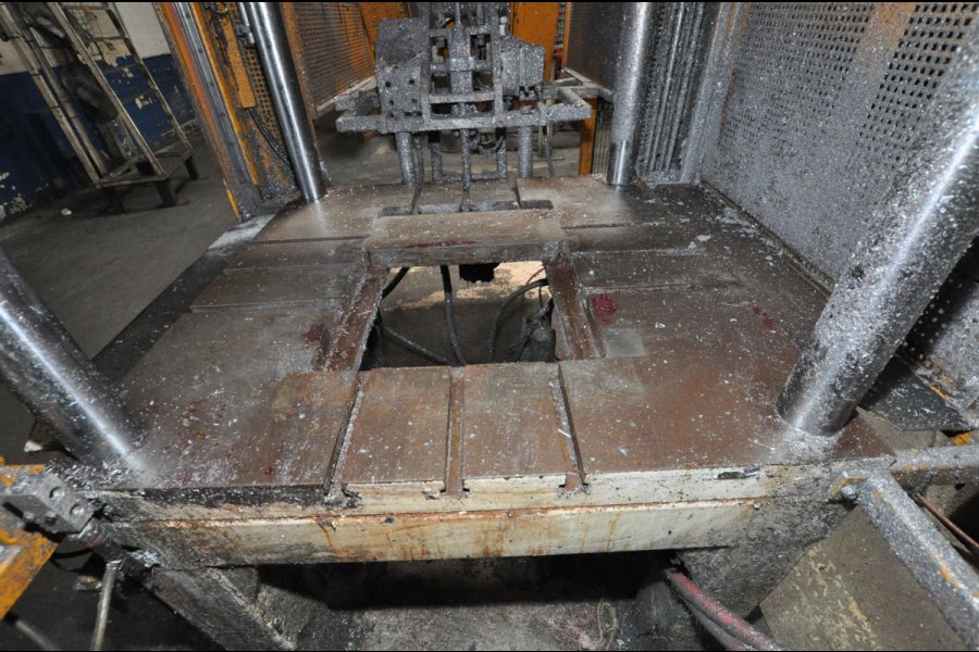 Detailed Pictures of Diesse Presse Vertical Die Cast Trimming Press DCMP-5327