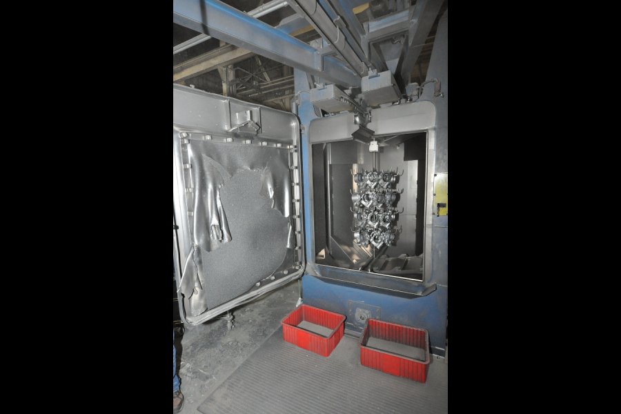 Detailed Pictures of Wheelabrator Spinner Hanger Shot Blast Machine DCMP-5357