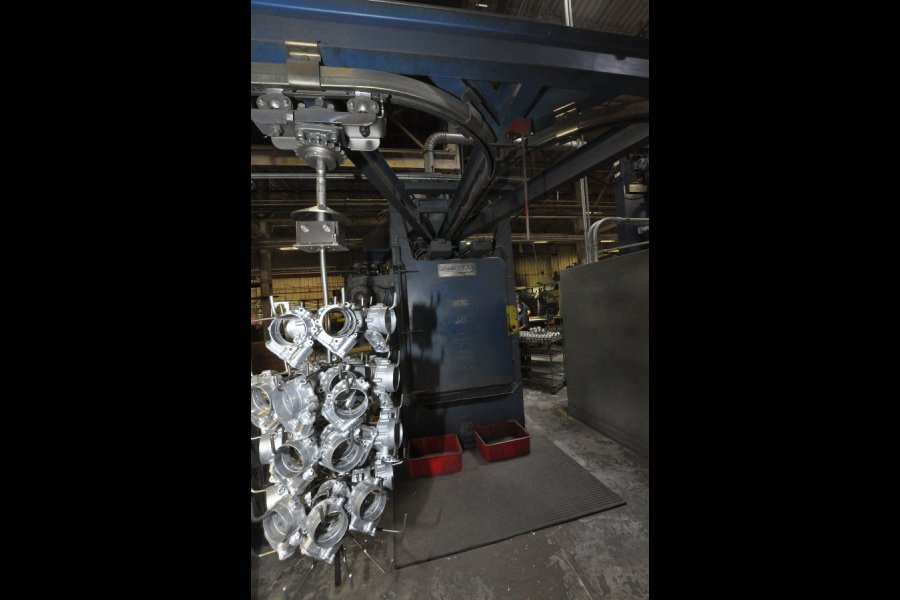 Detailed Pictures of Wheelabrator Spinner Hanger Shot Blast Machine DCMP-5357