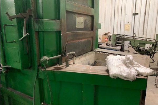 Detailed Pictures of Lindberg MPH Dry Hearth Natural Gas Fired Aluminum Melting Furnace DCMP-5376