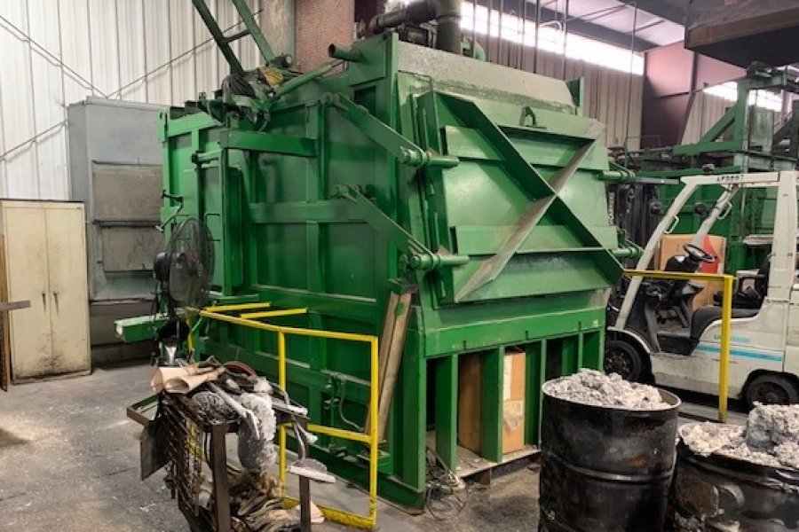Detailed Pictures of Lindberg MPH Dry Hearth Natural Gas Fired Aluminum Melting Furnace DCMP-5376
