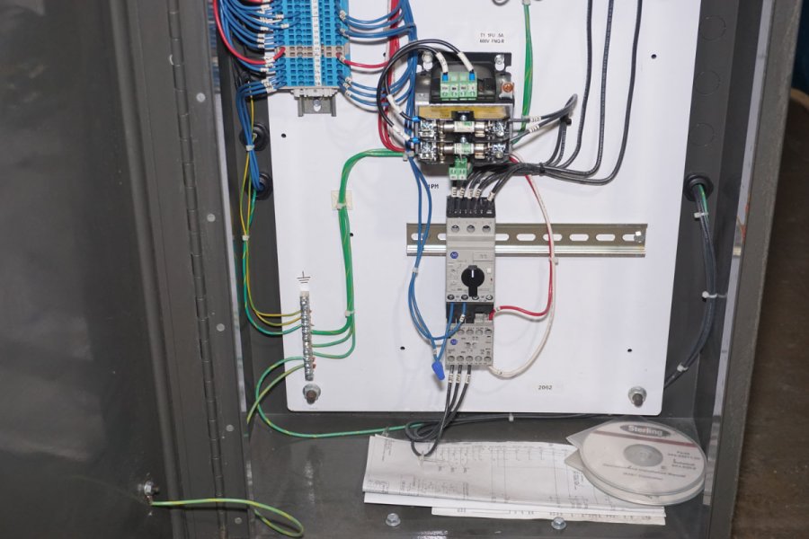 Detailed Pictures of Sterlco Water Cooling Transfer Temperature Control Unit DCMP-5379