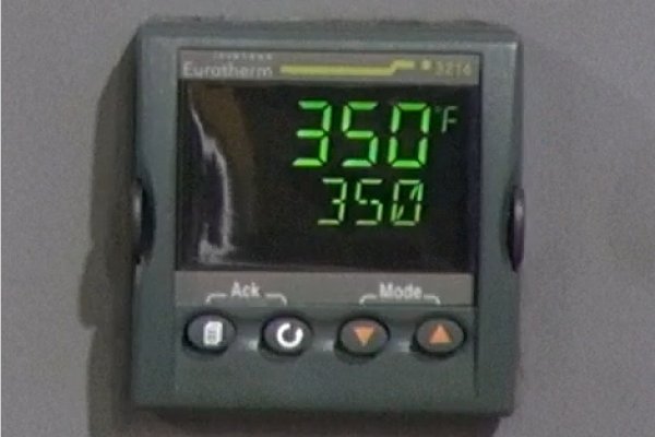 Detailed Pictures of Budzar Industries Negative Pressure Hot Oil Temperature Control Unit with Water Coling DCMP-5444