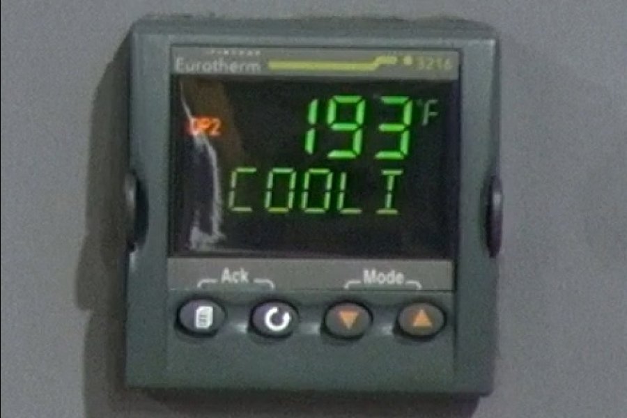 Detailed Pictures of Budzar Industries Negative Pressure Hot Oil Temperature Control Unit with Water Coling DCMP-5444