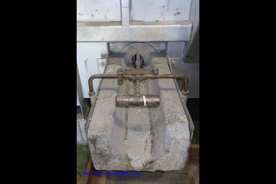 Detailed Pictures of Modern Equipment Stack Melting & Holding Furnace DCMP-5494