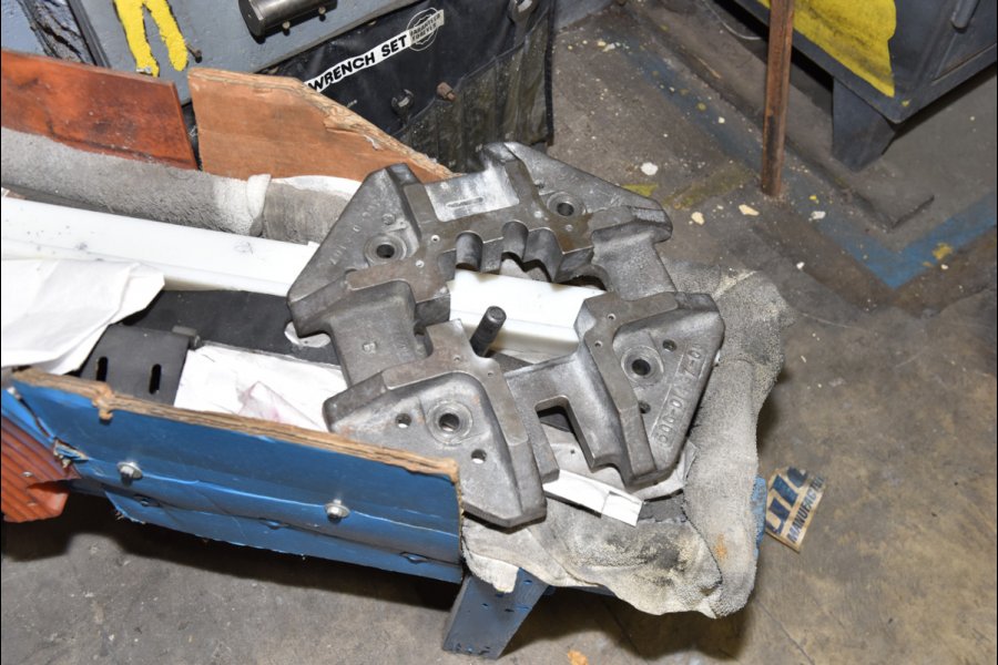 Picture of Techmire 44NTXR Multi-slide Hot Chamber Miniature Zinc (Zamak) High Pressure Die Casting Machine For_Sale DCMP-5600