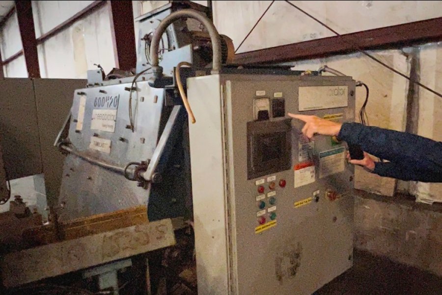 Detailed Pictures of Wheelabrator Steel Belt Tumble Shot Blast Machine DCMP-5633