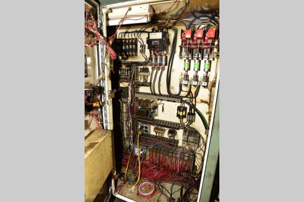 Detailed Pictures of B&T Cold Chamber Die Casting Machine DCMP-5642