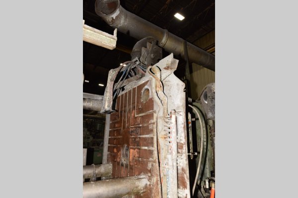 Detailed Pictures of B&T Cold Chamber Die Casting Machine DCMP-5642