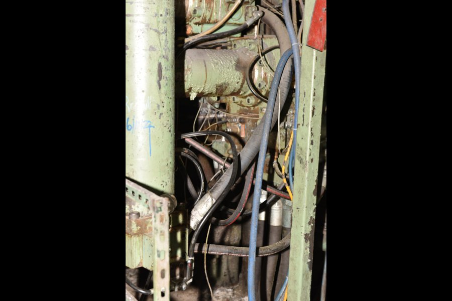 Detailed Pictures of B&T Cold Chamber Die Casting Machine DCMP-5642