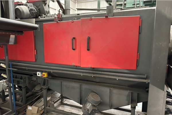 Picture of Rosler Continuous Flow-Though Feed Rubber Blast Abrasive Shot Blast & Peening Machine with Loader & Unloader DCMP-5647