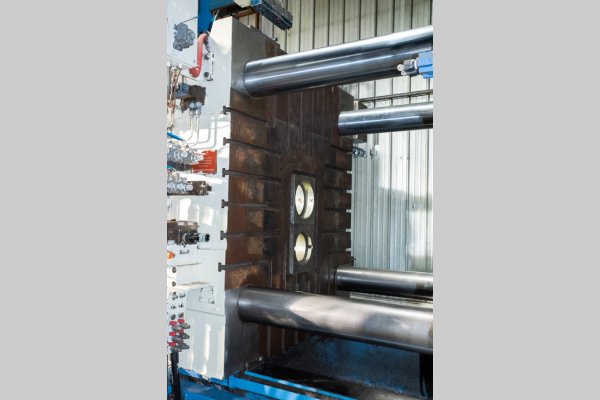 Detailed Pictures of Buhler Cold Chamber Die Casting Machine DCMP-5650