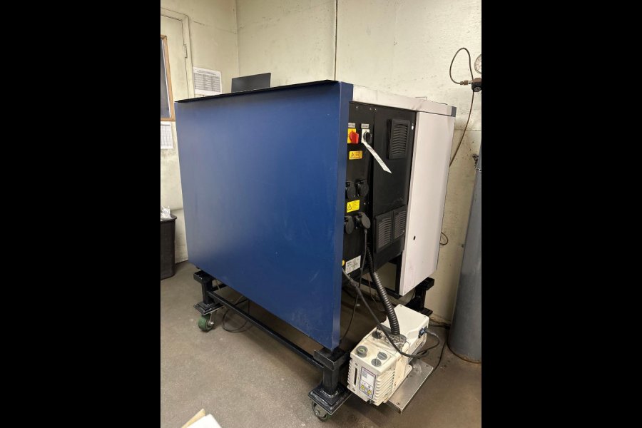 Detailed Pictures of Bruker Metal Analytic Mass Spectrometer DCMP-5738